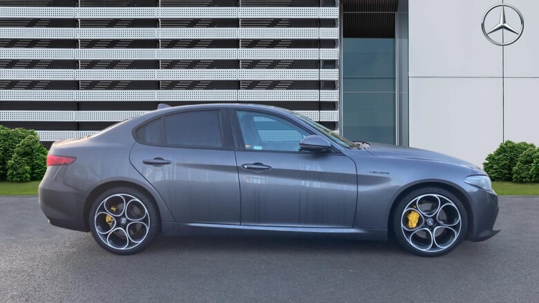 Alfa Romeo Giulia 2.0 TB 280 Veloce [Performance brake] 4dr Auto Petrol Saloon